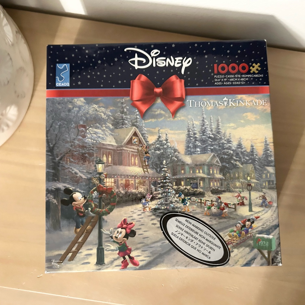 Mickey’s Victorian Christmas 1000-Piece Jigsaw Puzzle Thomas Kinkade Ceaco